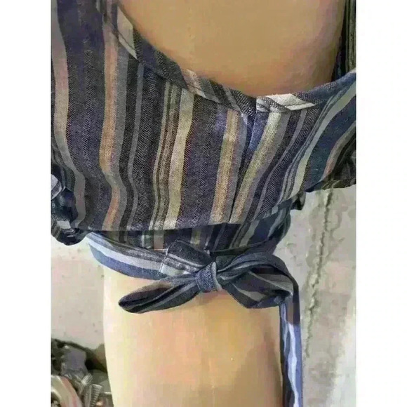 Fashion on Earth Cropped Wrap Top, size L - Picture 4 of 8